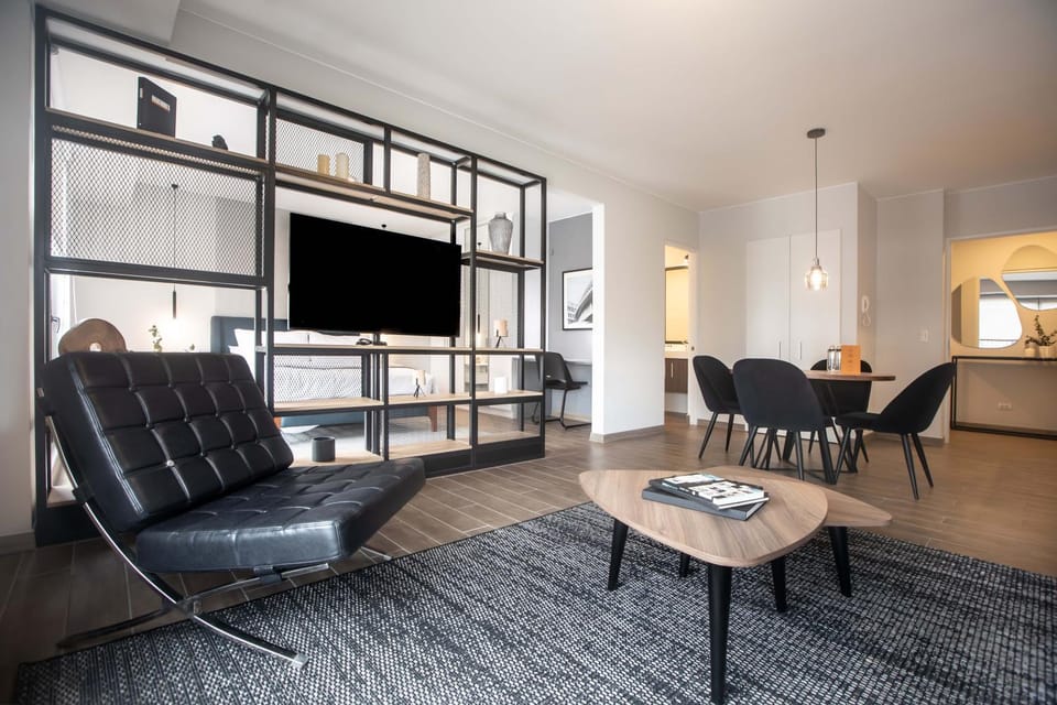 Luxury 2BR in Miraflores near Malecón with parking Apartment in Miraflores