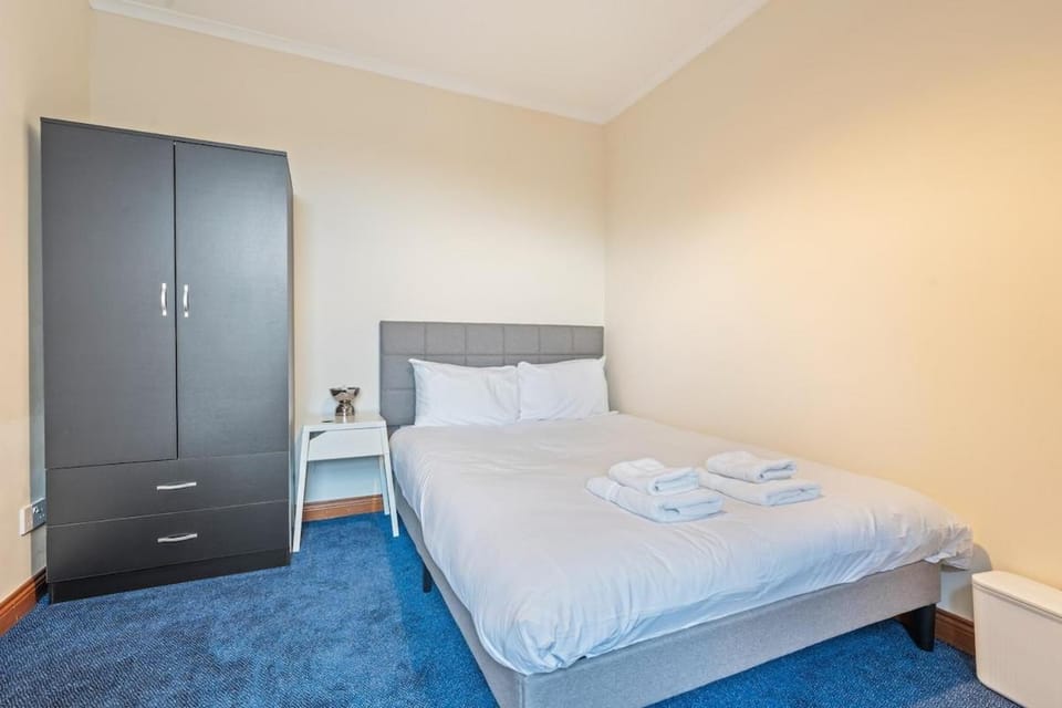 Huge 5-Bed Oxford City House Apartment in Oxford