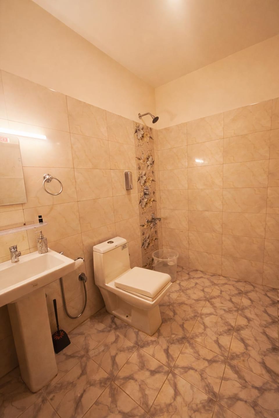 Shower, Toilet, Bathroom, Dining area, towels
