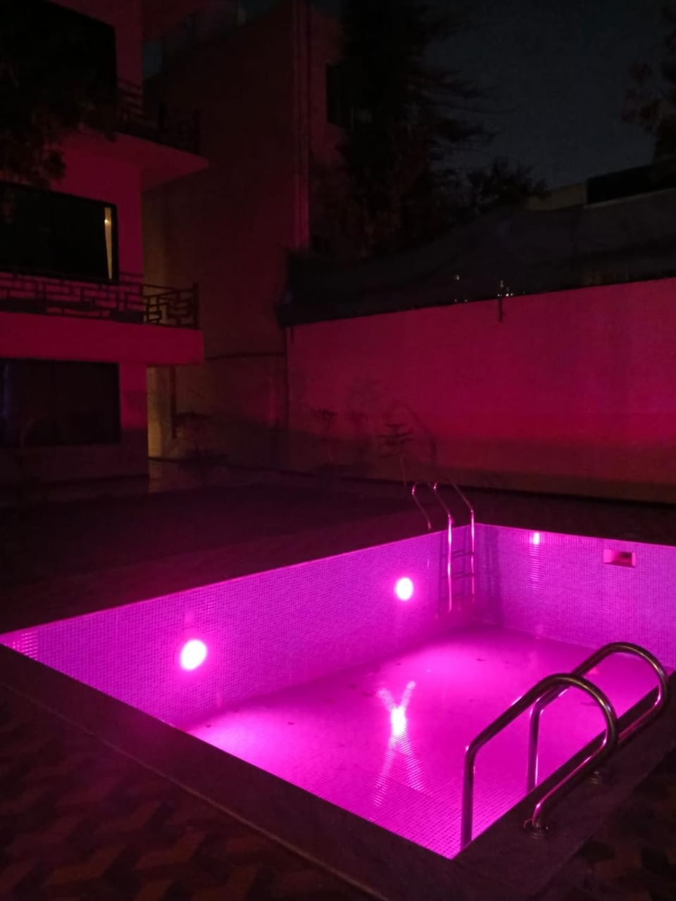 Swimming pool