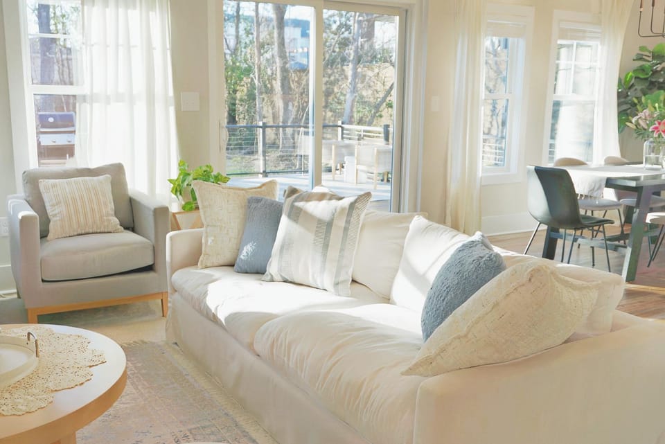 Living room, Seating area