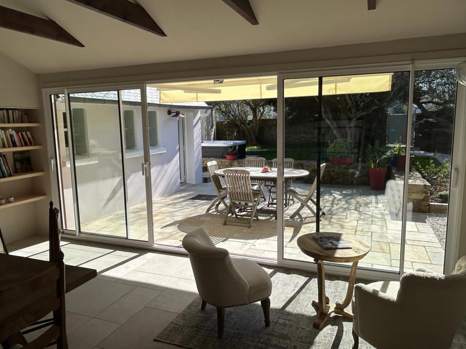 Garden, Living room, Seating area
