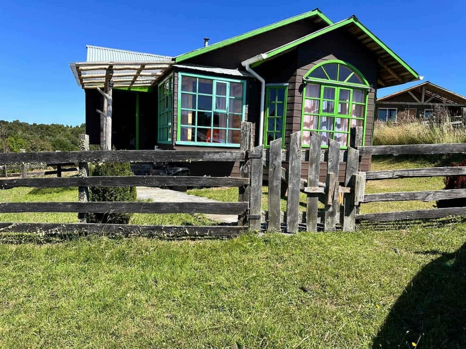 Estero tocoihue House in Los Lagos, Chile