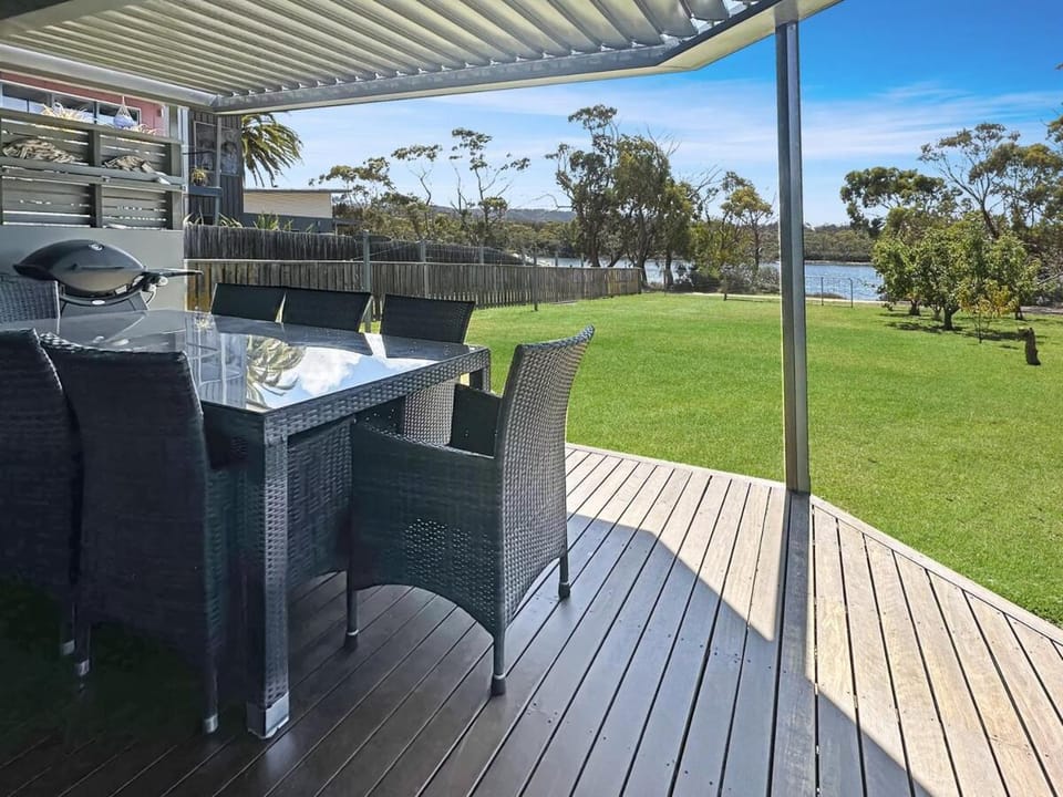 The Shore House House in Binalong Bay