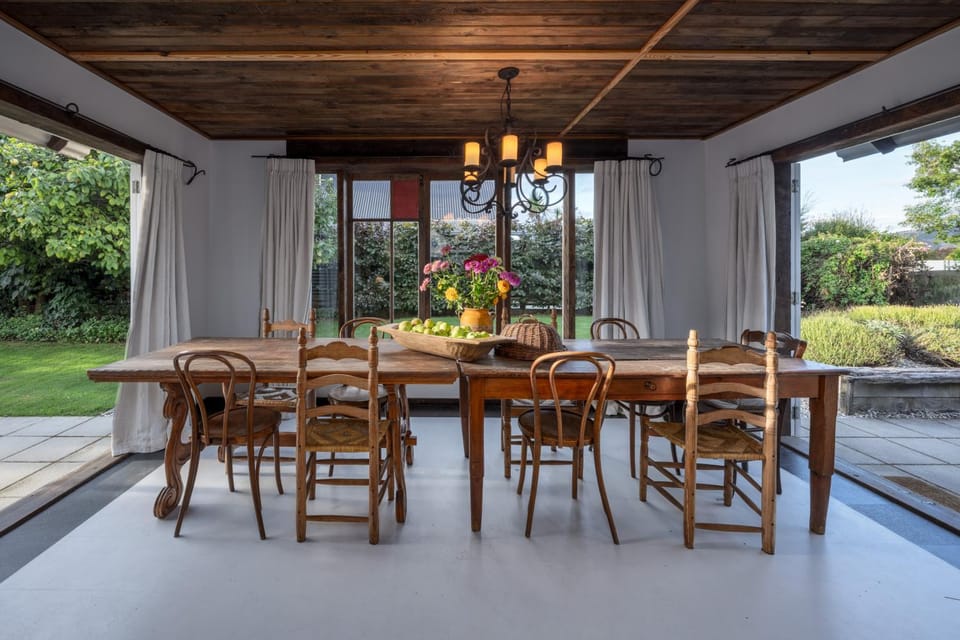 Patio, Day, Garden, Dining area, Garden view