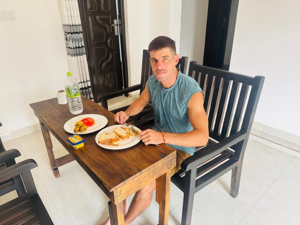 Living room, Seating area, Breakfast