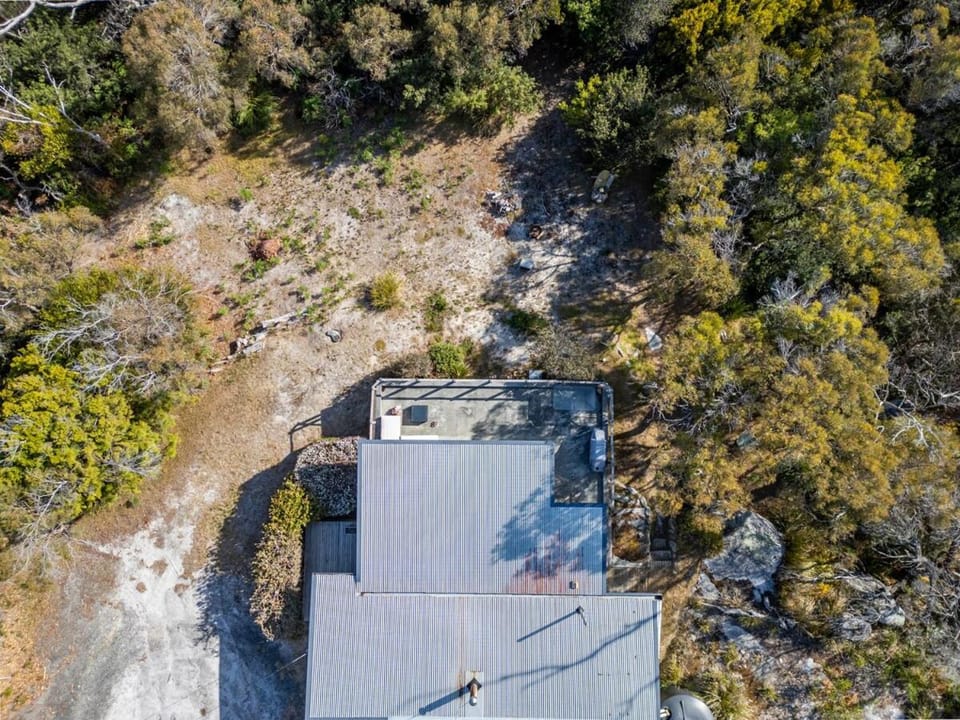 The Shack - Beachside At Binalong House in Binalong Bay