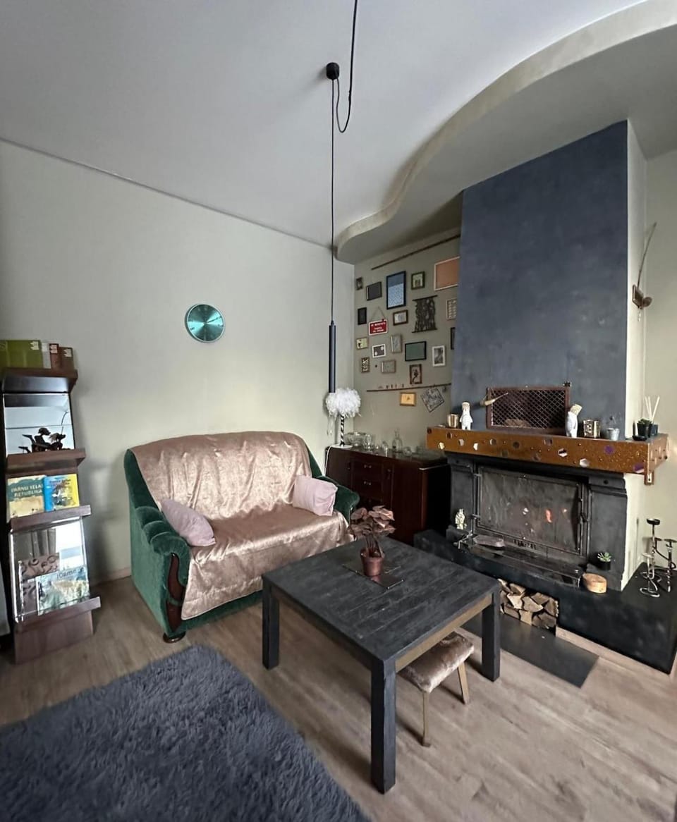 Living room, Seating area, fireplace