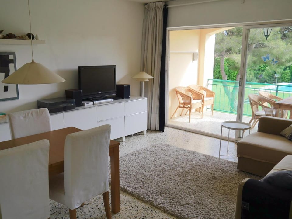 Cómodo apartamento en S'Agaró con terraza y piscina - ES-298-9 Apartment in S'Agaró