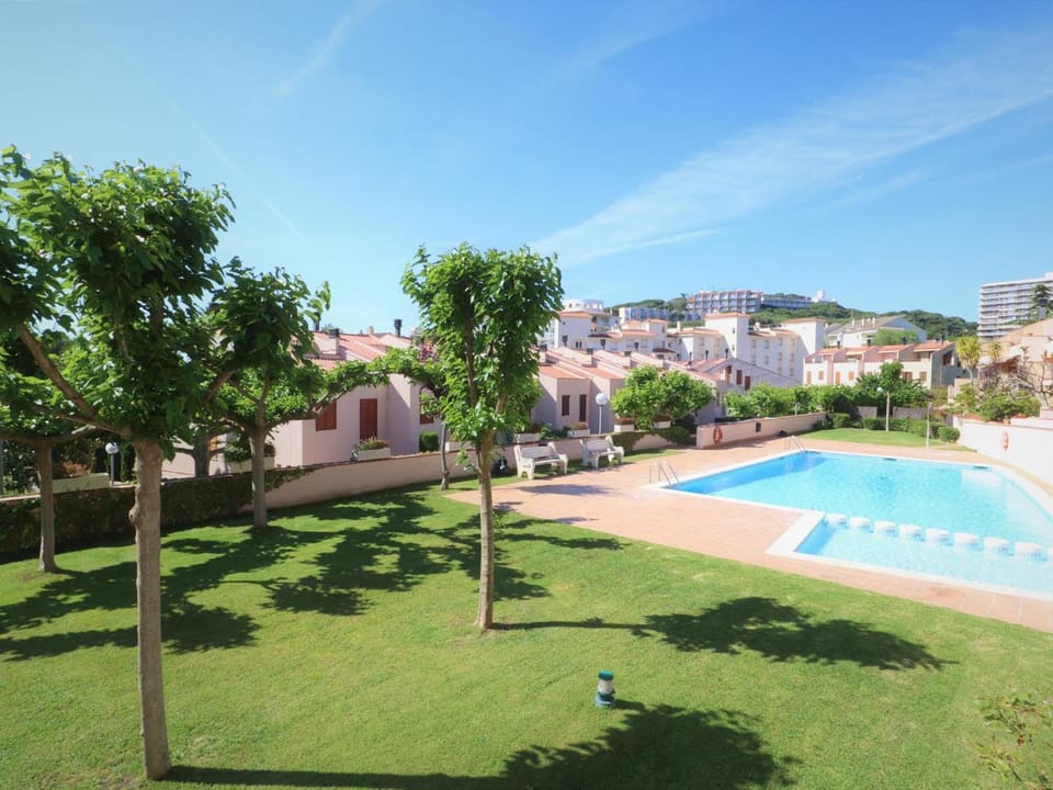 Casa adosada cerca de la playa, 3 habitaciones, garaje - ES-298-11 Villa in Baix Empordà