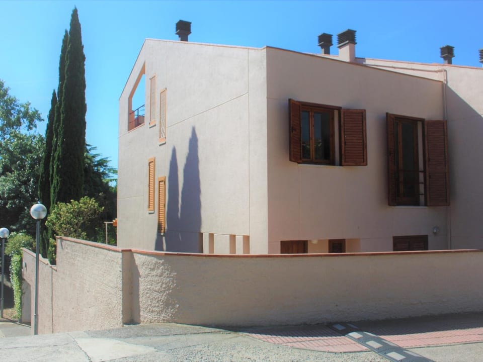 Casa adosada cerca de la playa, 3 habitaciones, garaje - ES-298-11 Villa in Baix Empordà