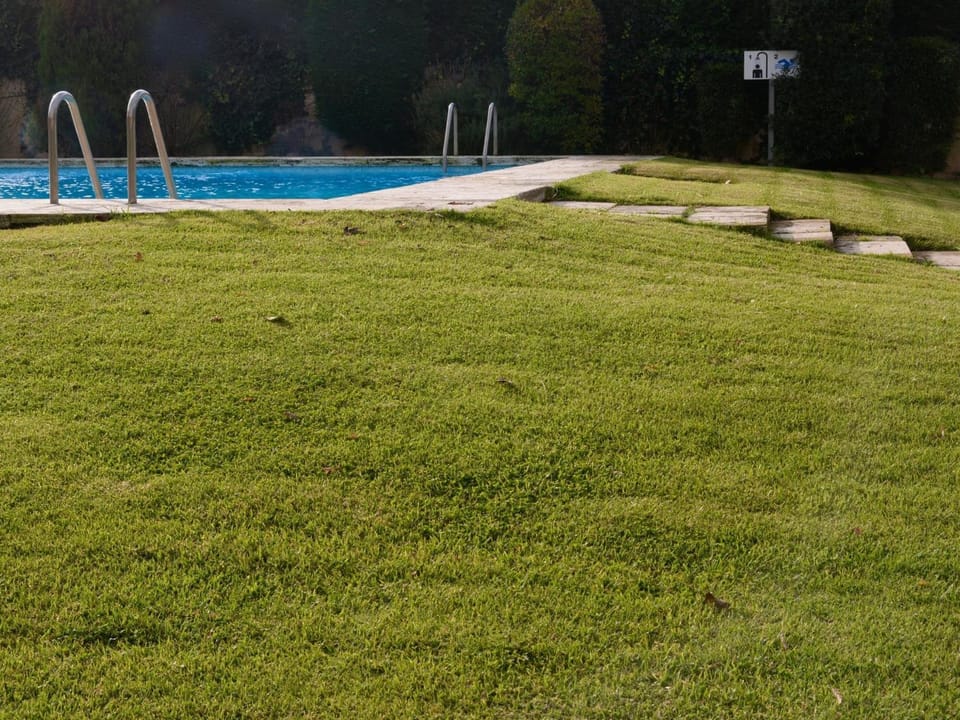 Apartamento en S'Agaró con piscina, terraza y se admiten mascotas, cerca del mar - ES-298-15 Apartment in S'Agaró