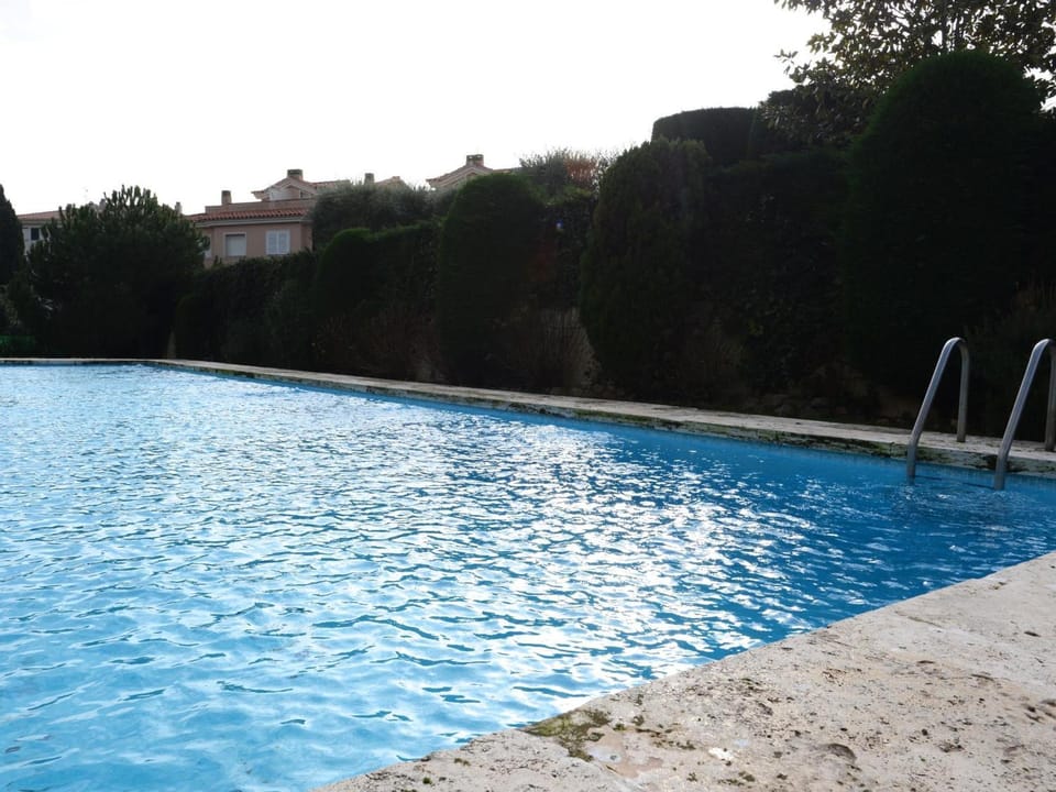 Apartamento en S'Agaró con piscina, terraza y se admiten mascotas, cerca del mar - ES-298-15 Apartment in S'Agaró