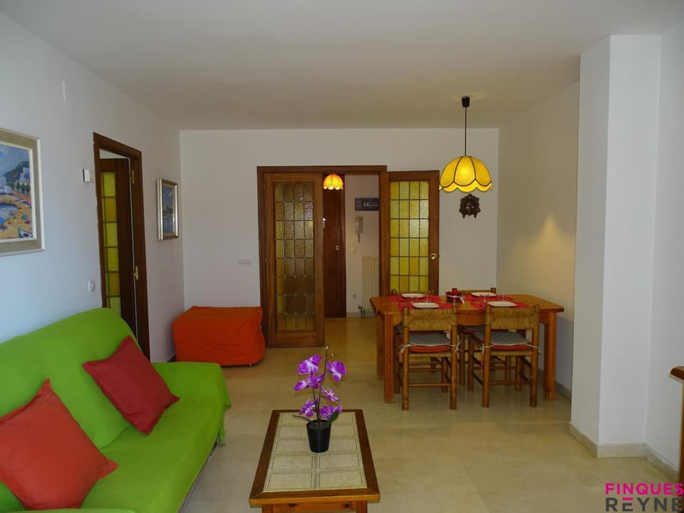Apartamento San Felíu 3 habitaciones cerca del paseo - ES-298-49 Apartment in Baix Empordà