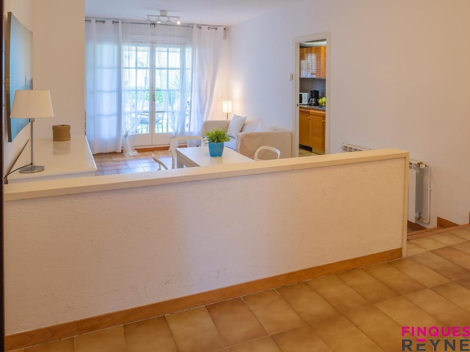 Apartamento en planta baja con jardín y acceso a piscina, cerca de playa de Sant Pol - ES-298-47 Apartment in S'Agaró