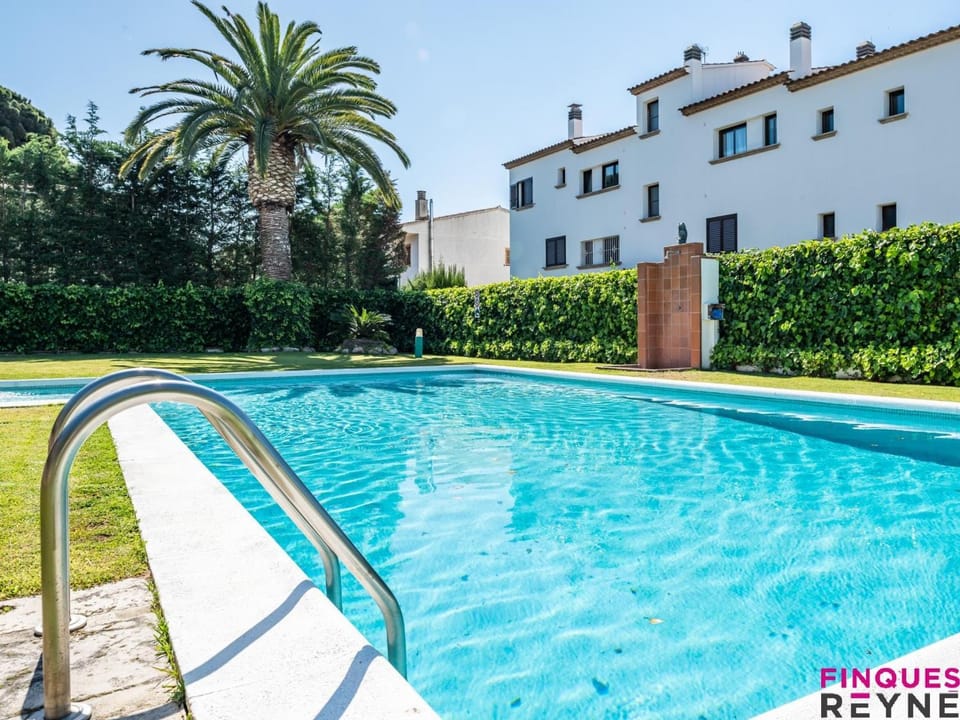 Apartamento en planta baja con jardín y acceso a piscina, cerca de playa de Sant Pol - ES-298-47 Apartment in S'Agaró