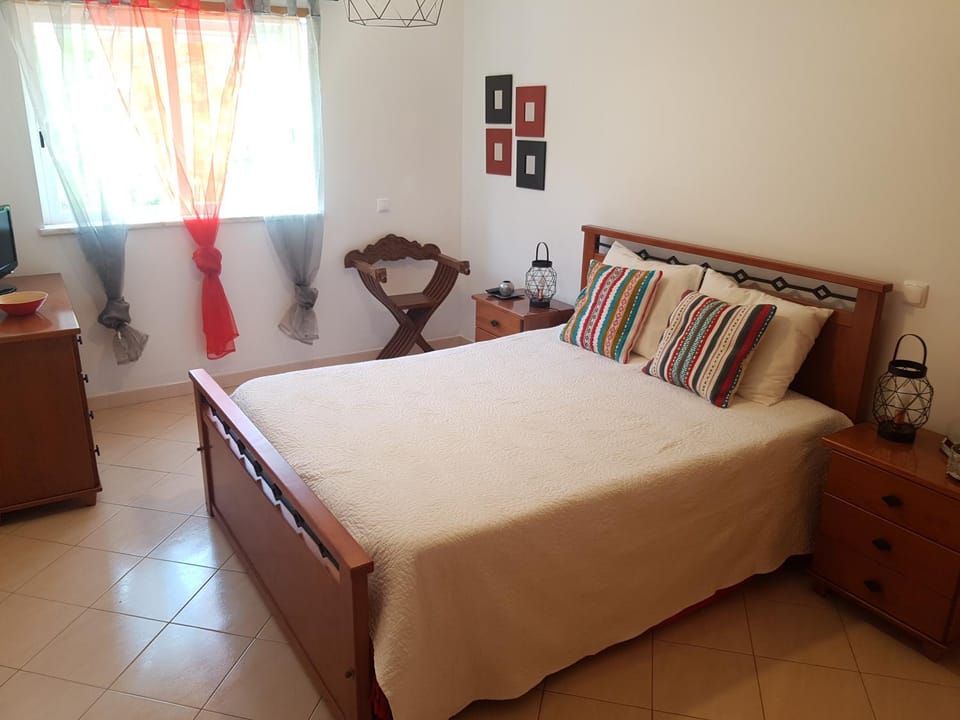 Photo of the whole room, Decorative detail, Bedroom