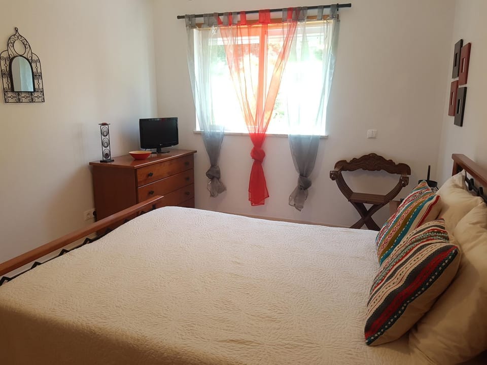 Photo of the whole room, Decorative detail, Bedroom