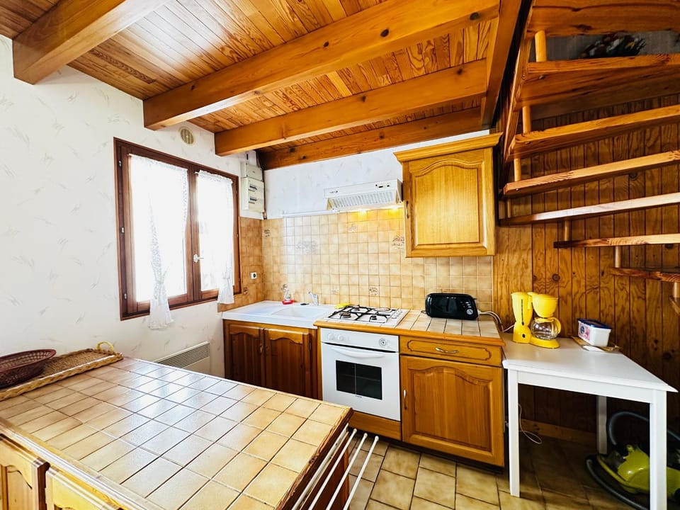 Appartement proche centre - 2 pers. - FR-1-709-103 Apartment in Fouras