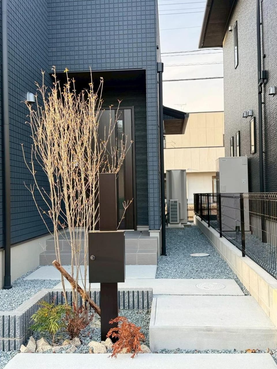 Property building, Day