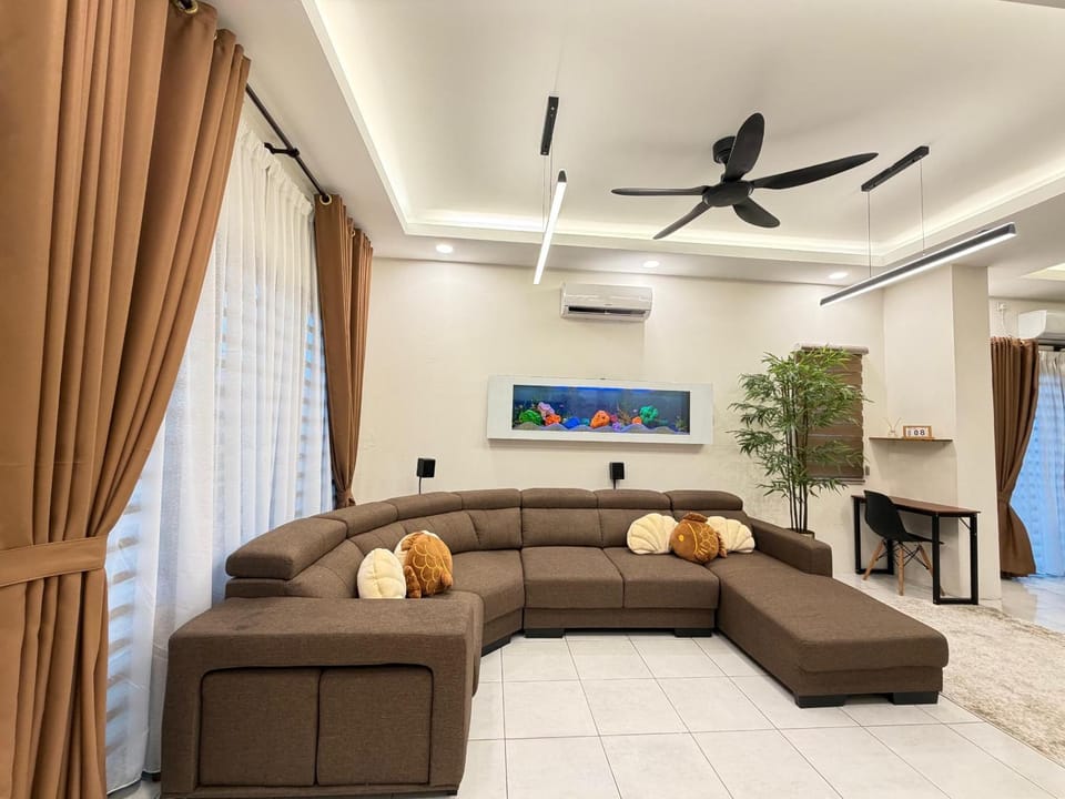 Communal lounge/ TV room, Living room