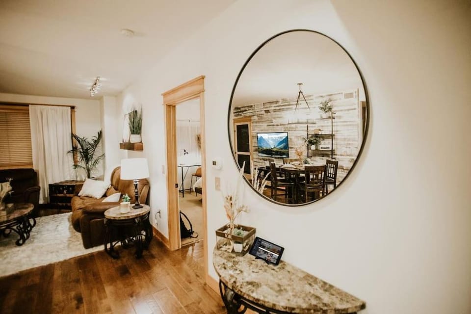 Savor Dining & Leisure at Montagne Moderne Retreat House in Coeur dAlene