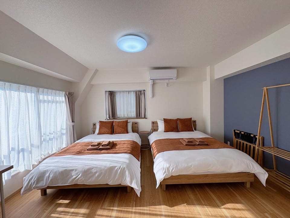 Photo of the whole room, Bedroom, air conditioner
