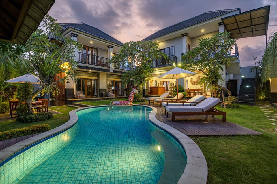 Swimming pool