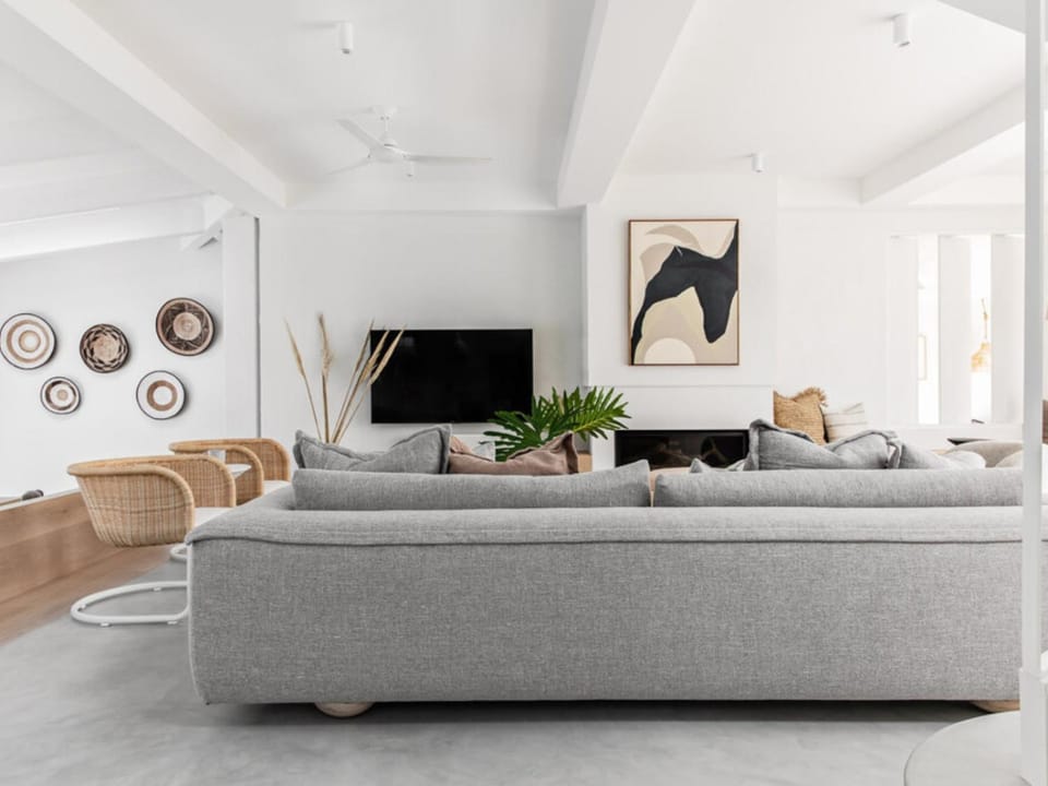 TV and multimedia, Living room, Seating area