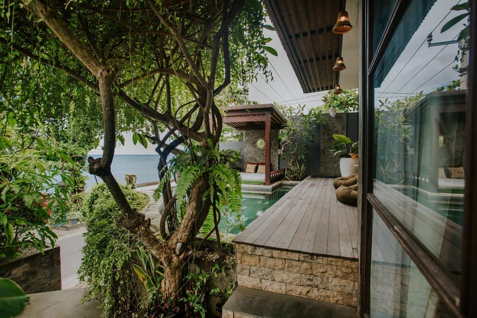 Pool view, Pool view