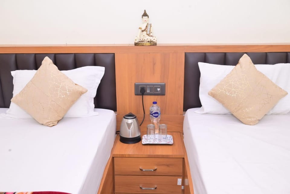 Paramjyoti Home Stay Near Ram Mandir ayodhya Vacation rental in Nepal