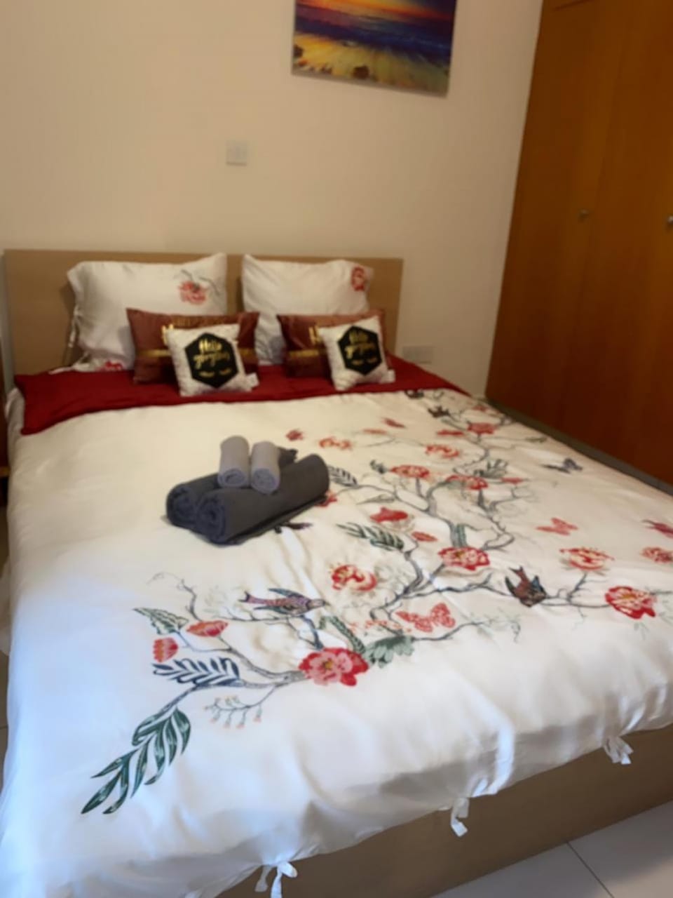 Bed, Bedroom, towels