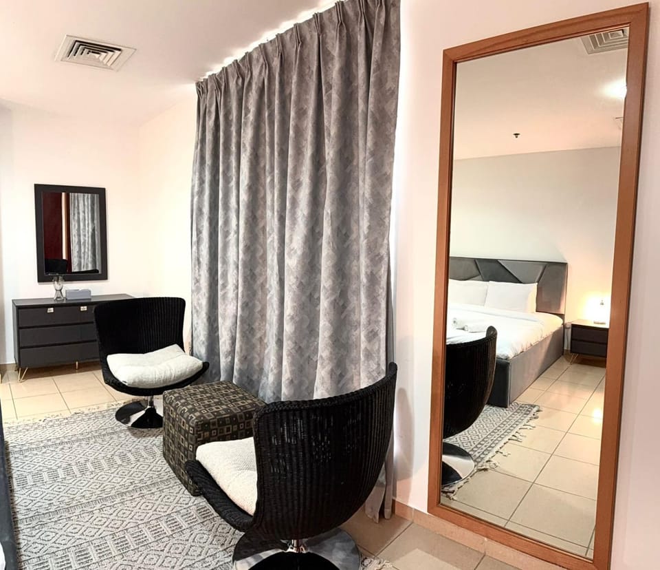 Property building, Seating area, Bedroom, VIP