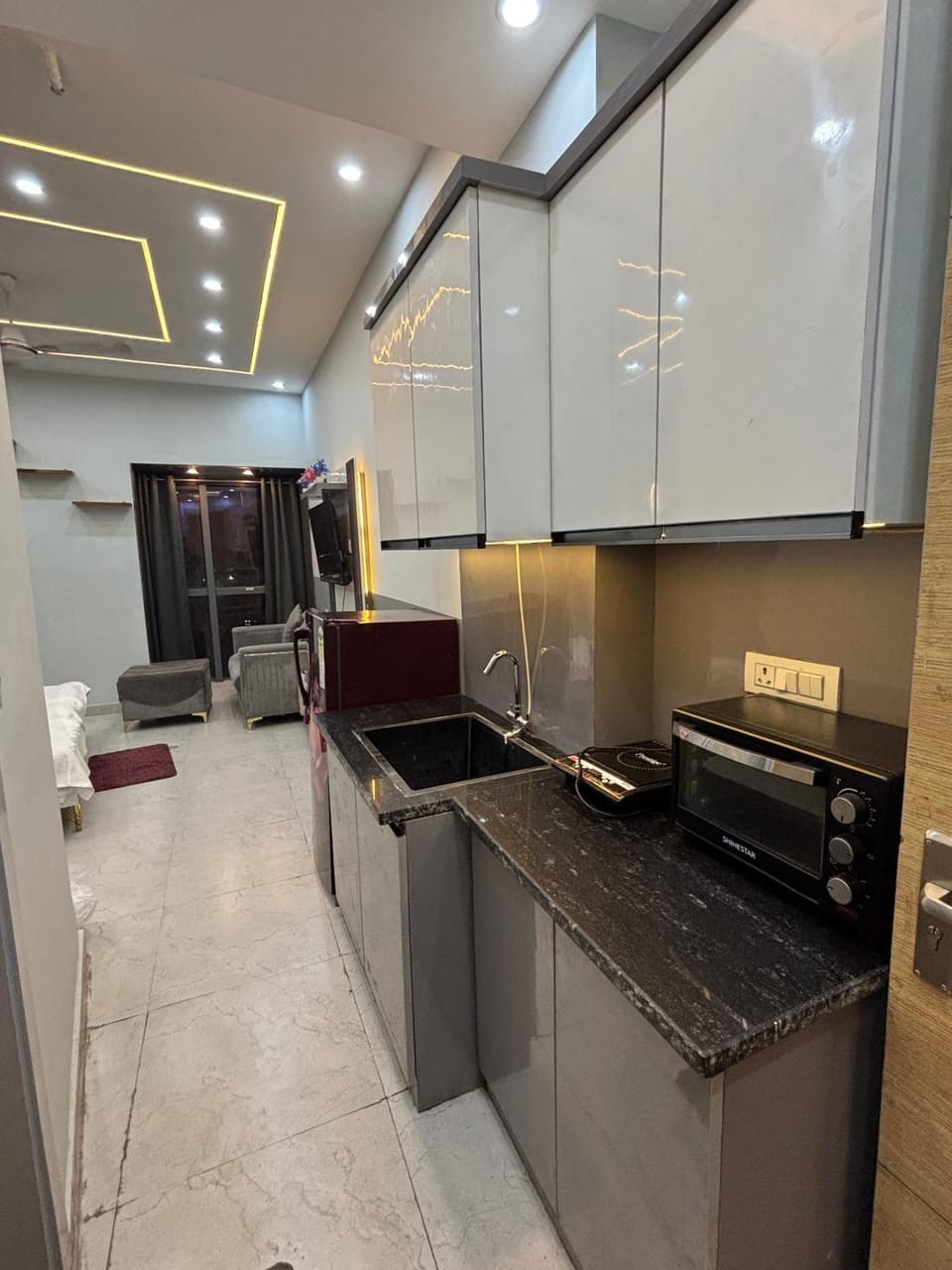 HYD Luxe Capsule hotel in Noida