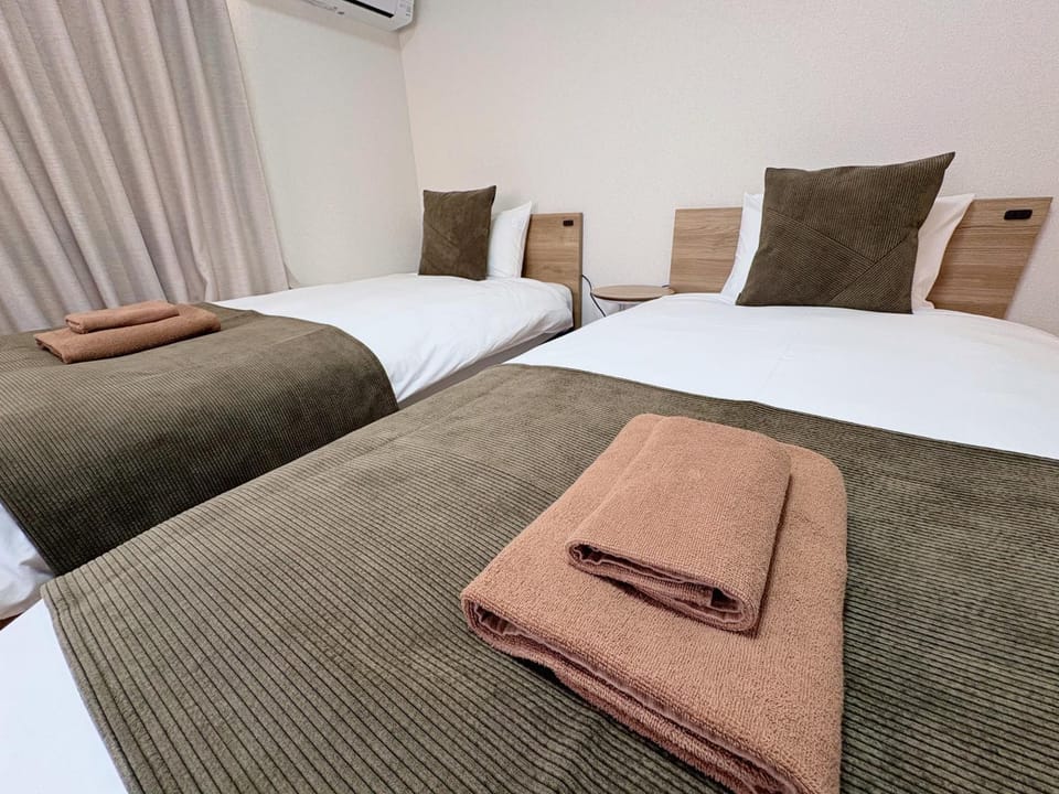 Bed, Photo of the whole room, air conditioner