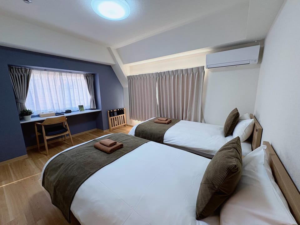 Bed, Photo of the whole room, air conditioner