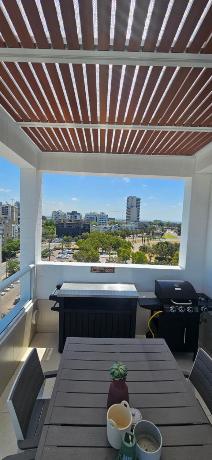 נורדאו 11 Nordau פנטהאוז נוף לים Sea View Penthouse Apartment in South District