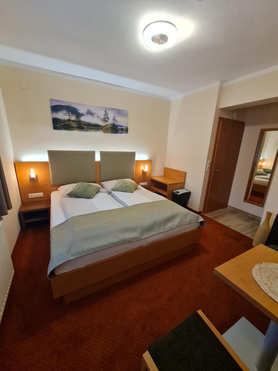 Bed, Photo of the whole room, Seating area, Bedroom