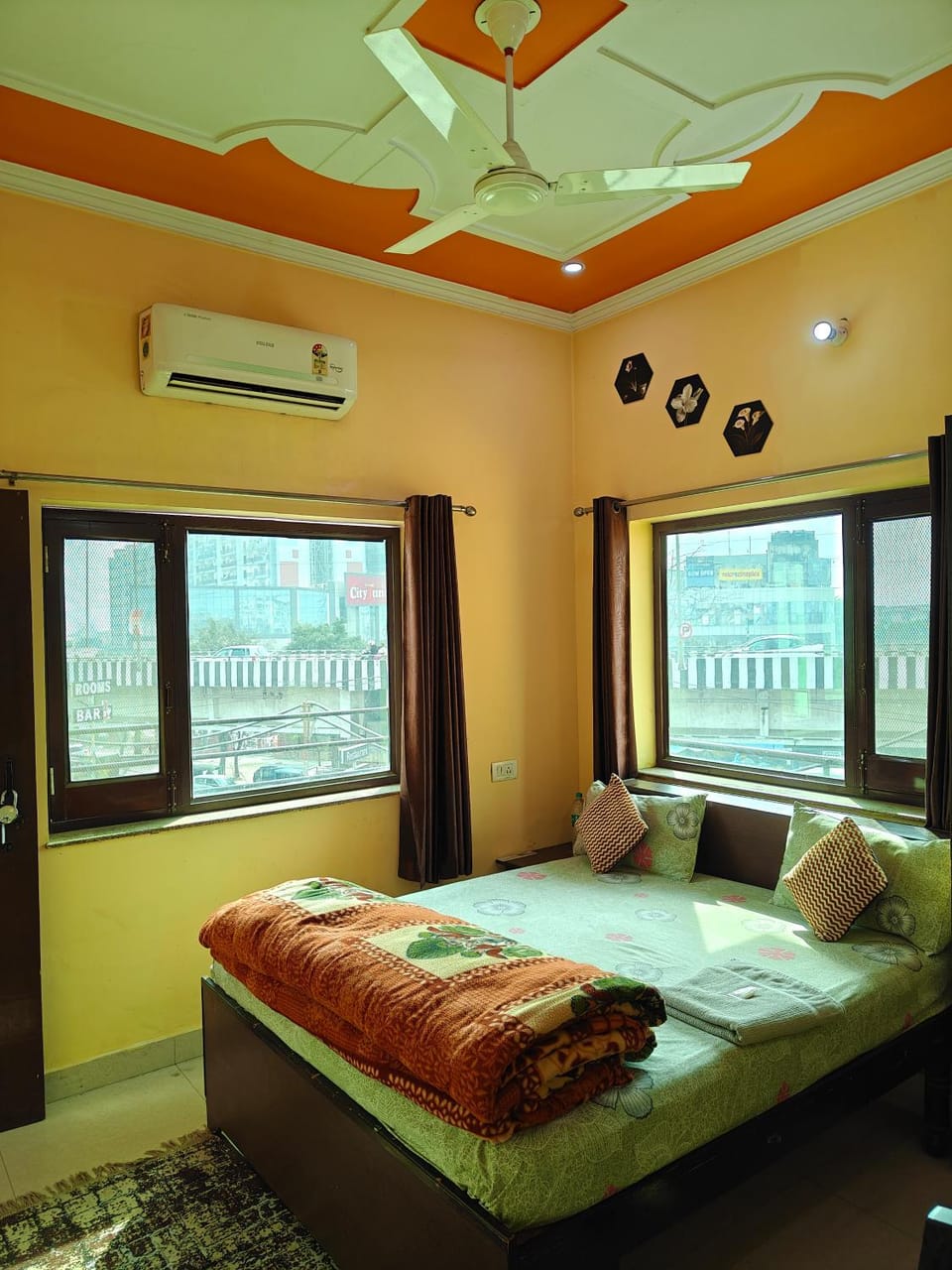 Anurag home stay on ISBT Vacation rental in Dehradun