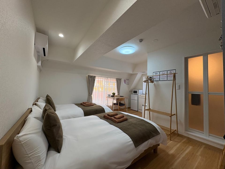 Photo of the whole room, Bedroom