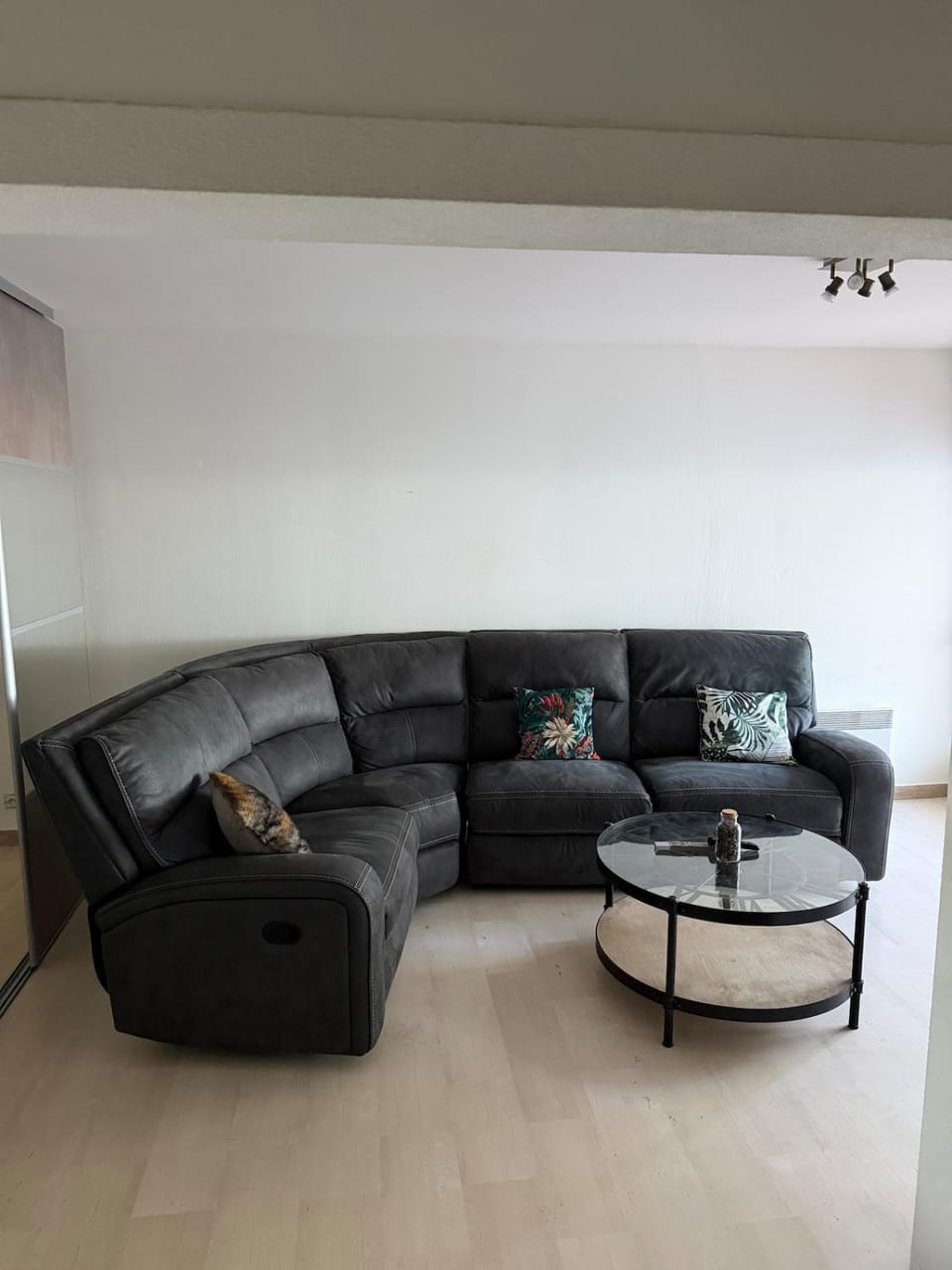 Appartement 3 chambres avec piscine et parking privé Apartment in Nice
