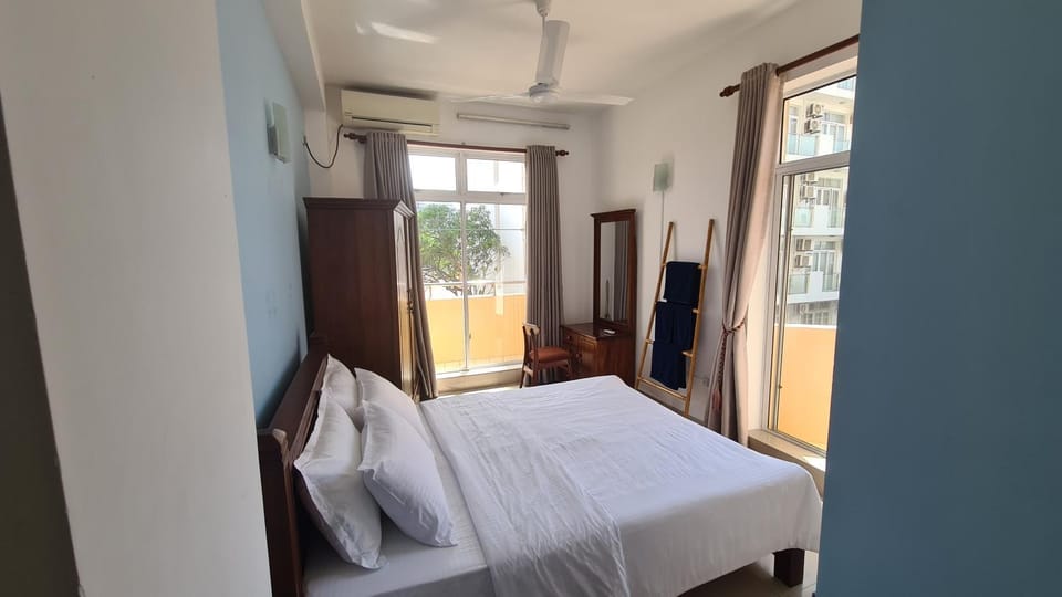 Bedroom, wardrobe, air conditioner