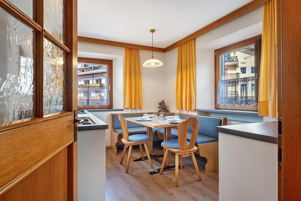 Property building, Kitchen or kitchenette, Living room
