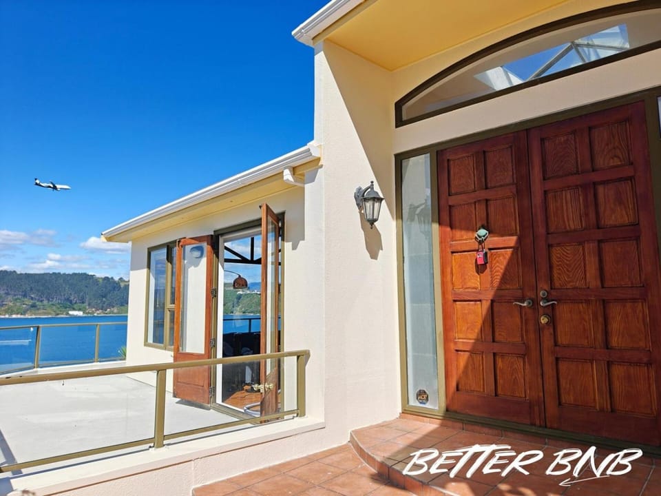 The Victoria Manor | Harbourview Residence House in Wellington