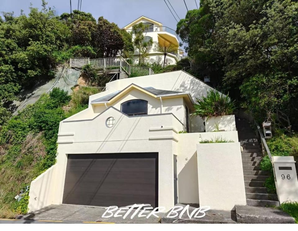 The Victoria Manor | Harbourview Residence House in Wellington