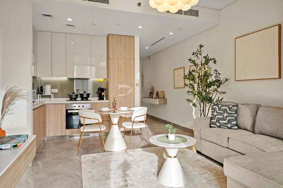 FIRST CLASS 1BR Chic Living Canal Views Apartment in Dubai