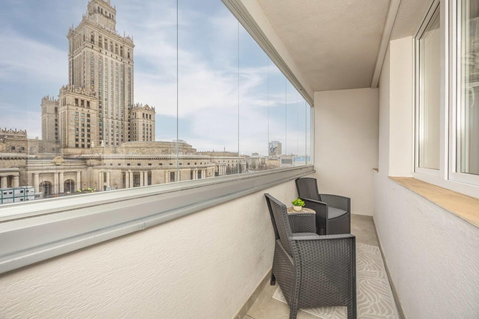View (from property/room), Balcony/Terrace, City view