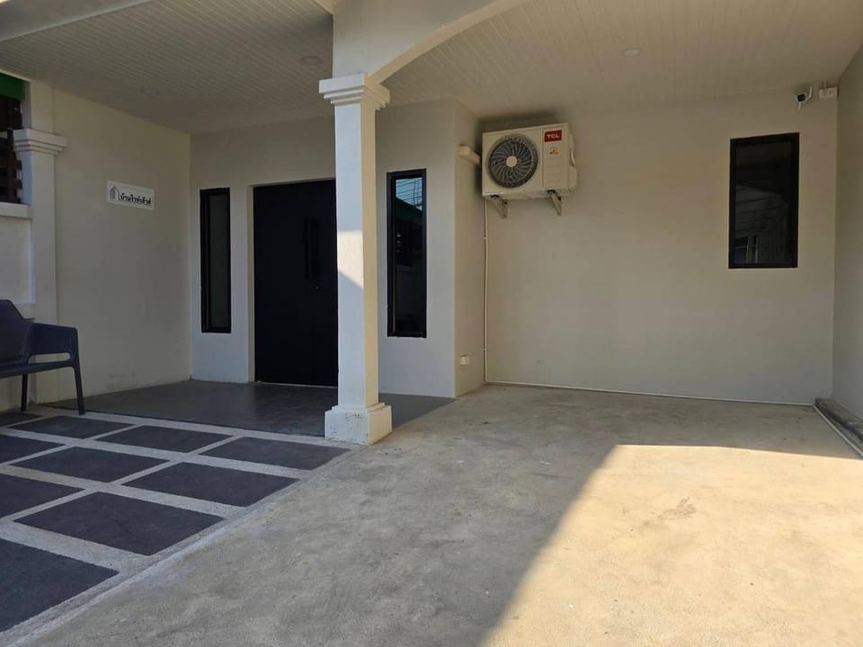 Charming 3-Bedroom House in Bueng Kum, Thailand House in Bangkok