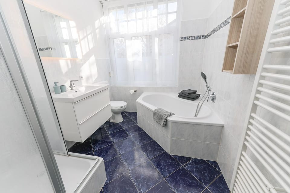 Bathroom, Bath