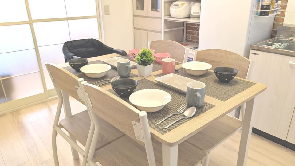 Kitchen or kitchenette, Dining area, Food
